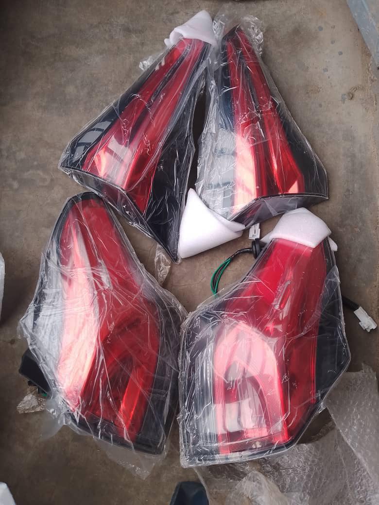 RAv4 2018 Back light