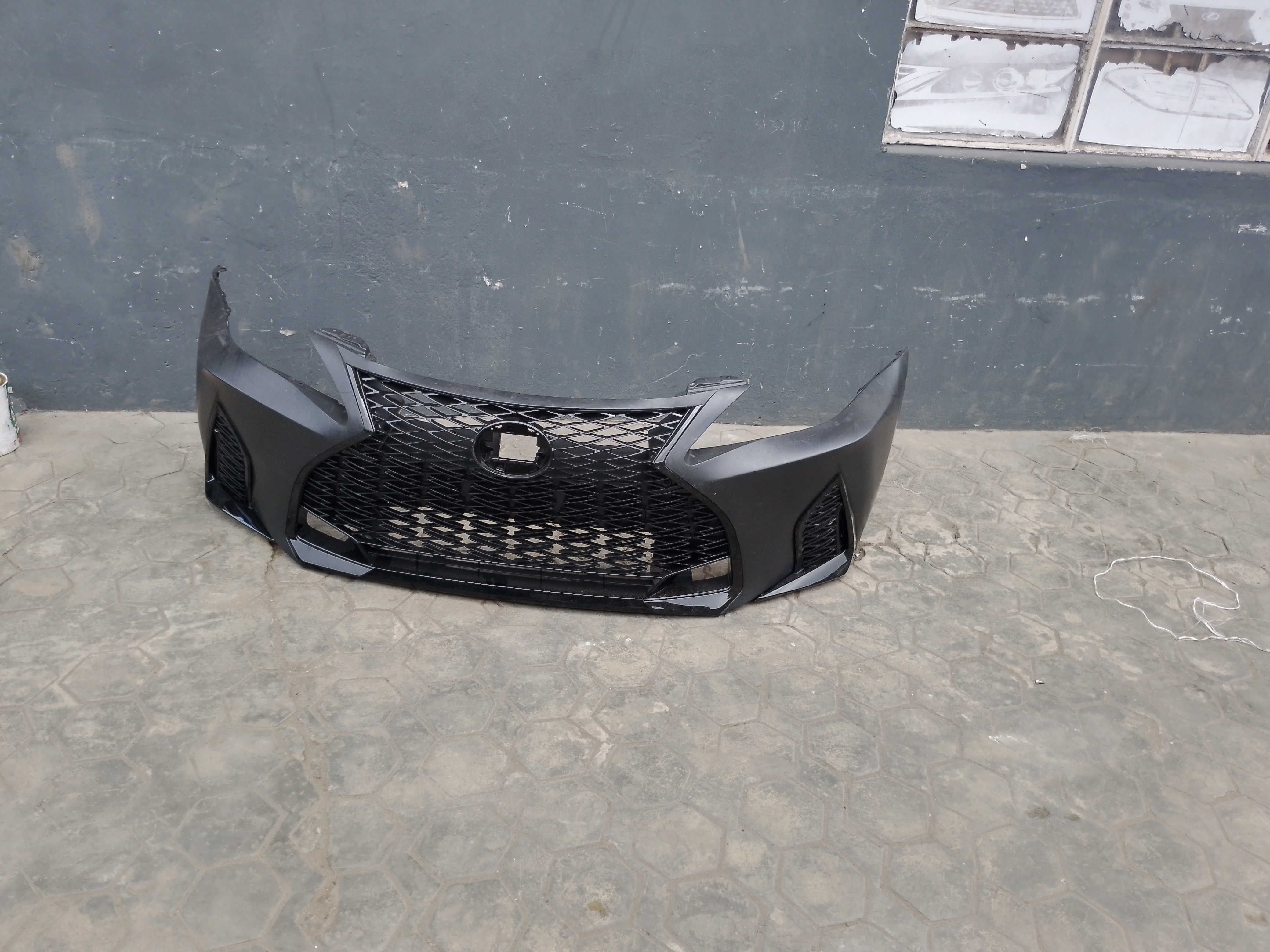 Complete upgrading bumper I.S 250 018
